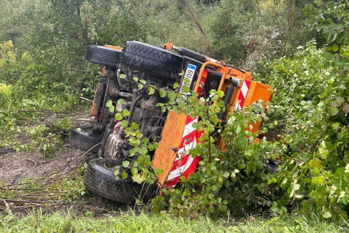 Schwerer Unfall bei Bärnbach ST – LKW überschlägt sich
