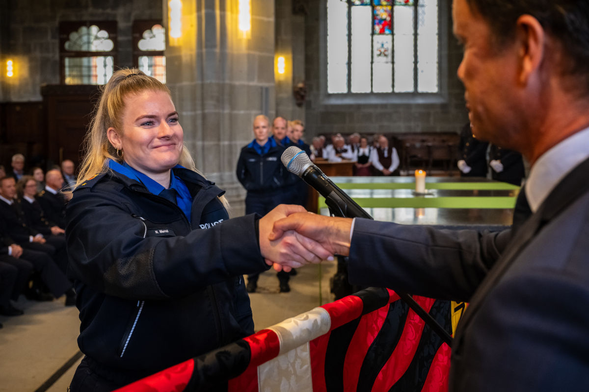 Bern – 254 neue Mitglieder im Polizeikorps vereidigt