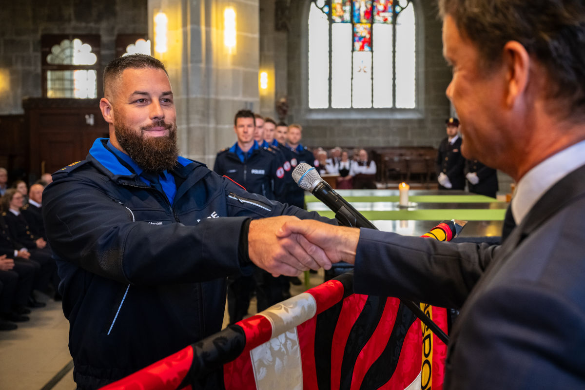 Bern – 254 neue Mitglieder im Polizeikorps vereidigt