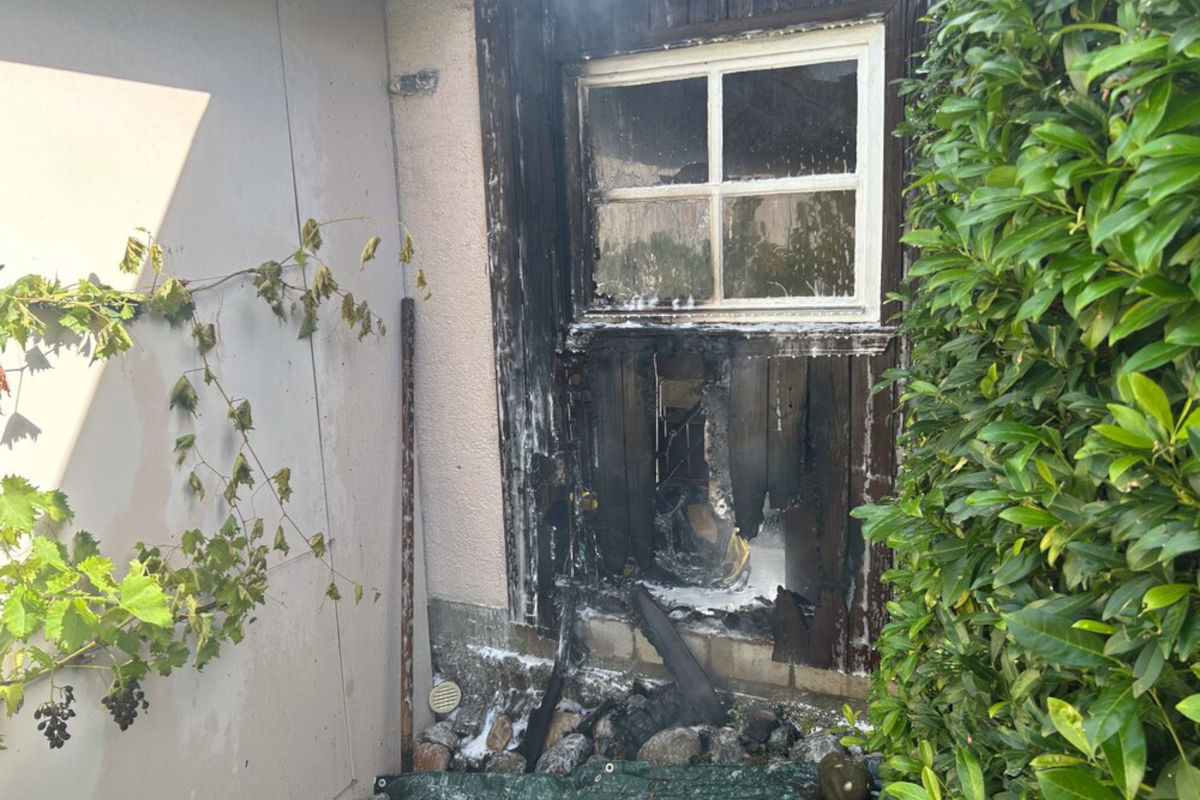 Aarburg AG – Gartenhaus gerät in Brand