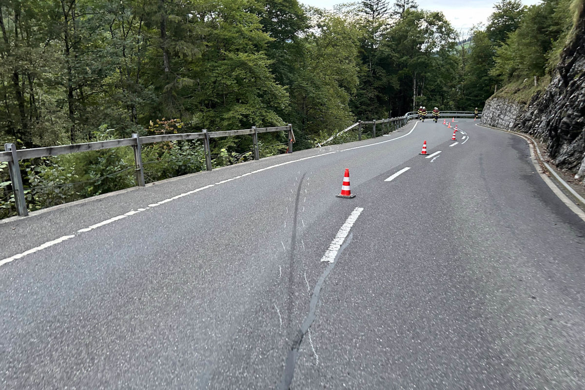 Vorderthal SZ – Schwerer Unfall mit Motorrad