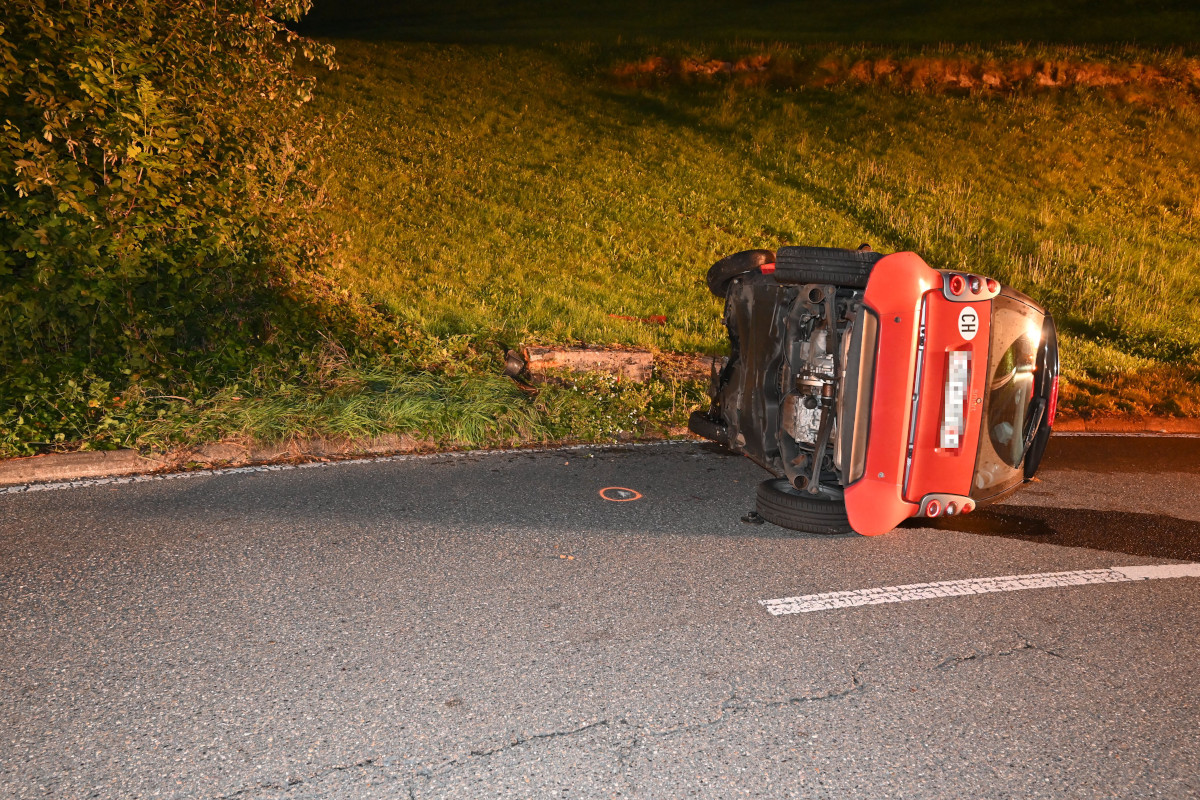 Untereggen SG – Frau bei Unfall mit Smart verletzt