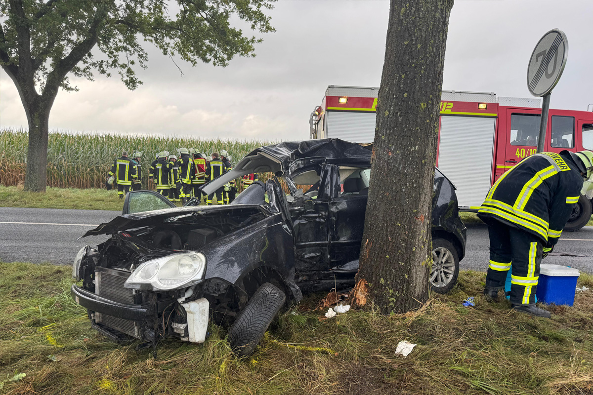 Stade NI – 25-Jähriger bei Unfall eingeklemmt und schwer verletzt