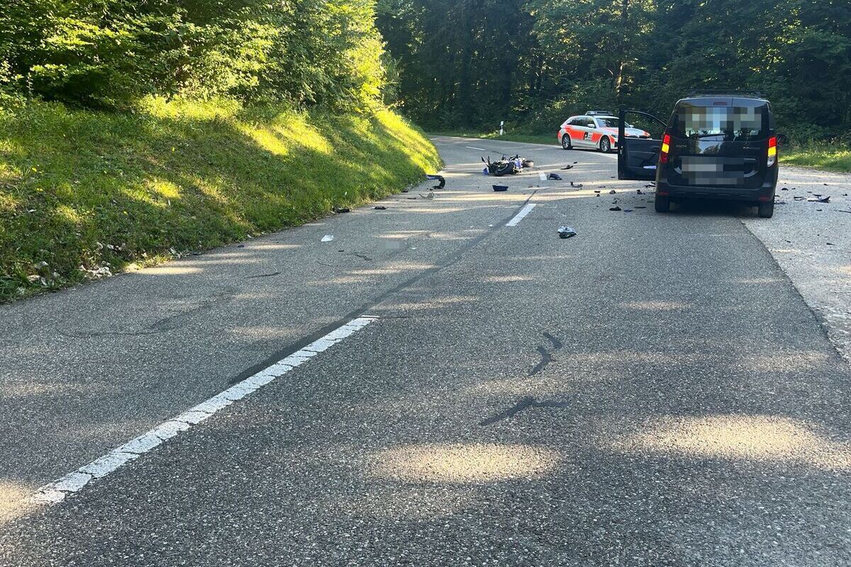 Seewen SO – Schwerer Unfall zwischen Motorrad und Auto