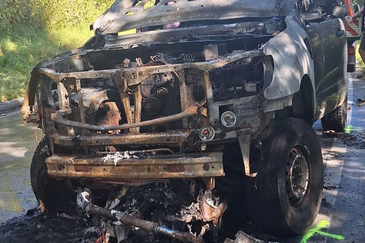 Unfall in Stans T – Motorrad prallt in Pkw mit Viehanhänger