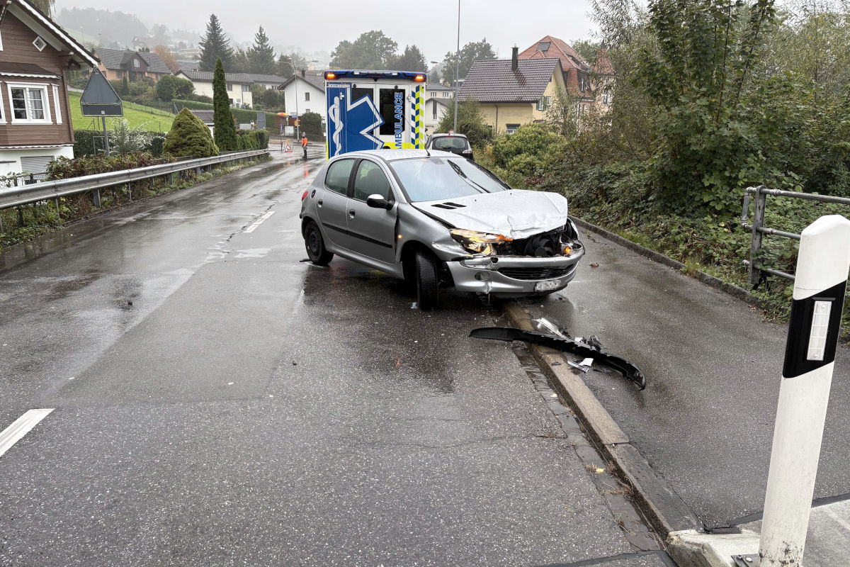 Unfall in Rorschacherberg SG – Automobilistin prallt gegen Leitplanke