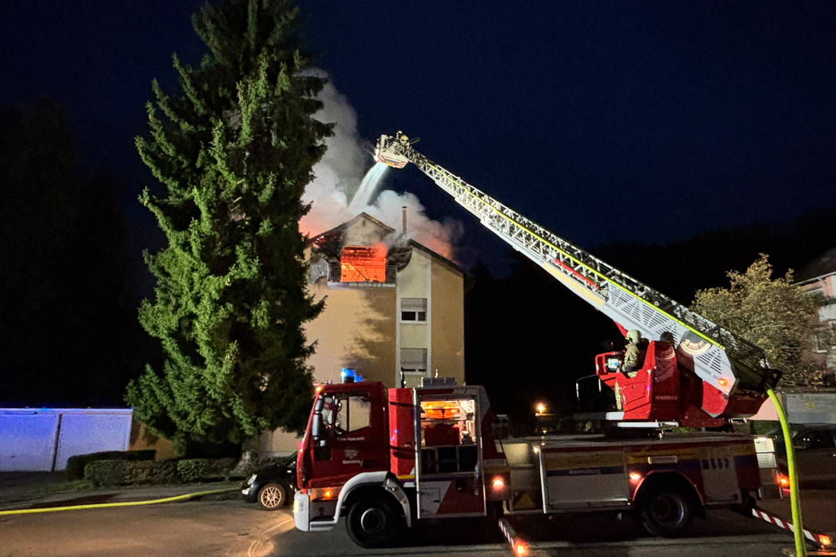 Meersburg BW – Großeinsatz bei Brand von Wohnung im Dachgeschoß