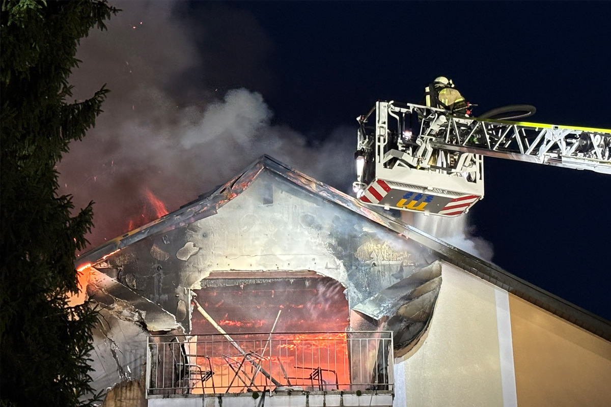 Meersburg BW – Großeinsatz bei Brand von Wohnung im Dachgeschoß