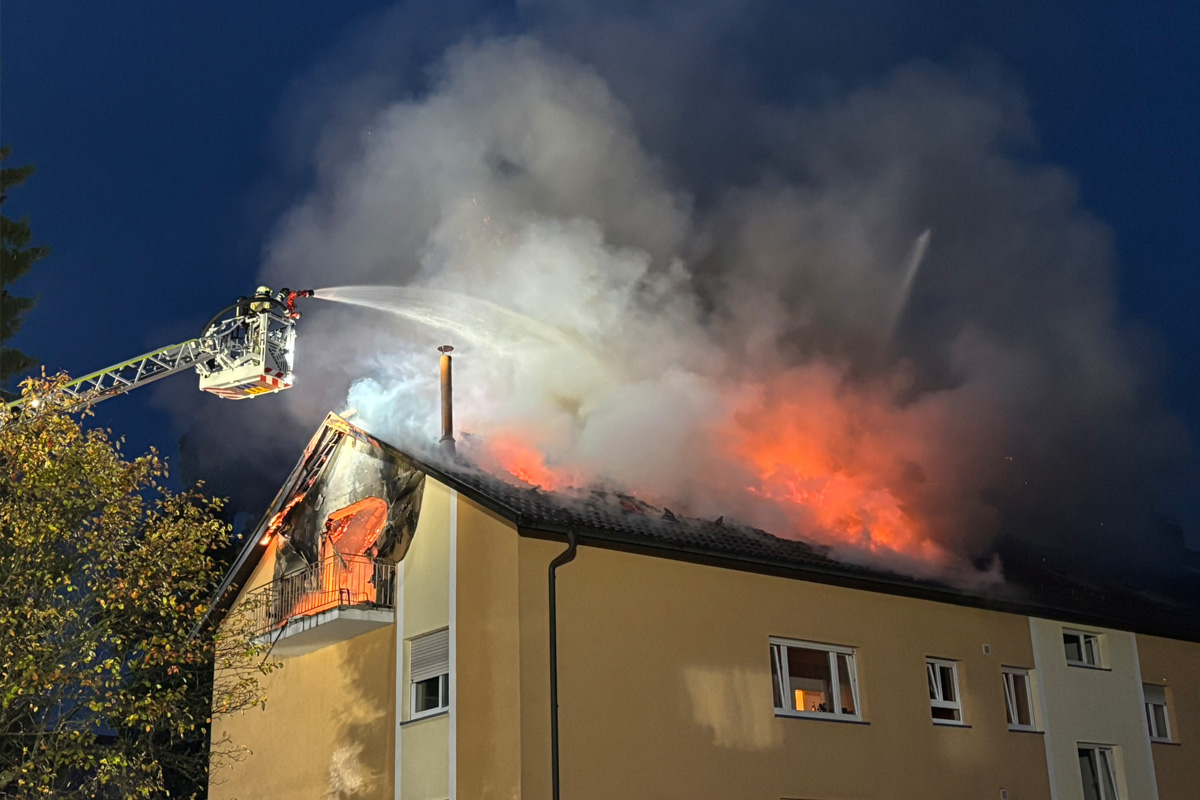 Meersburg BW – Großeinsatz bei Brand von Wohnung im Dachgeschoß
