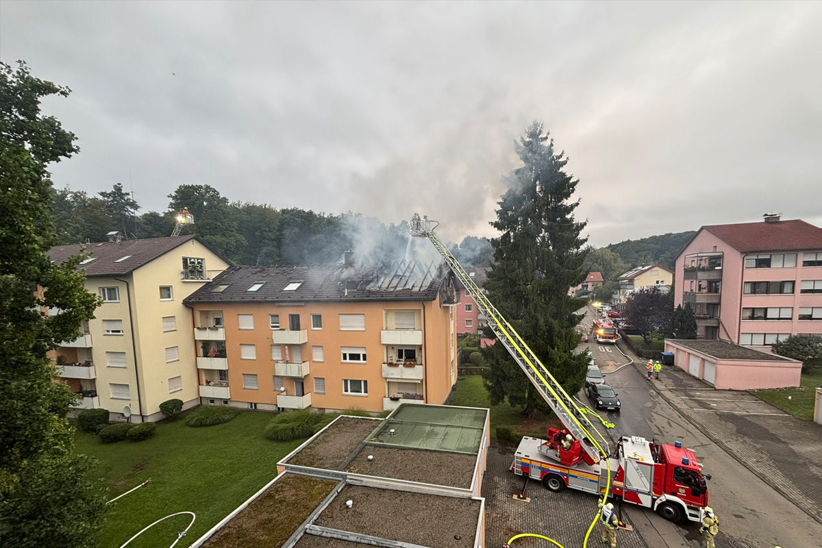 Meersburg BW – Großeinsatz bei Brand von Wohnung im Dachgeschoß