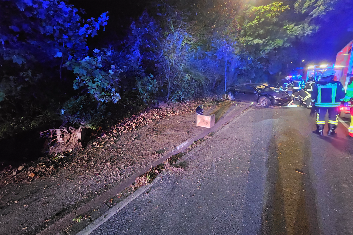 Breckerfeld NW – Vier Verletzte bei Alleinunfall