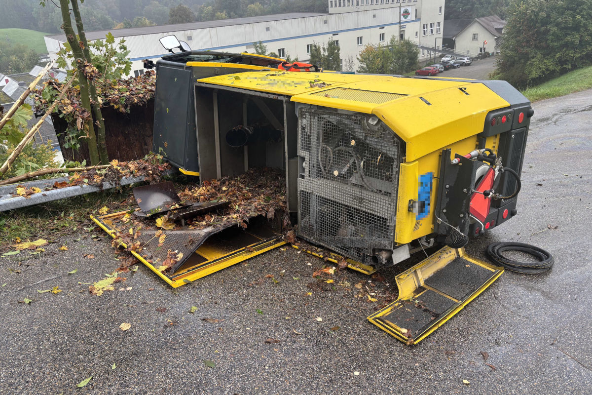 Lichtensteig SG – Junge Frau bei Unfall mit Kehrmaschine verletzt