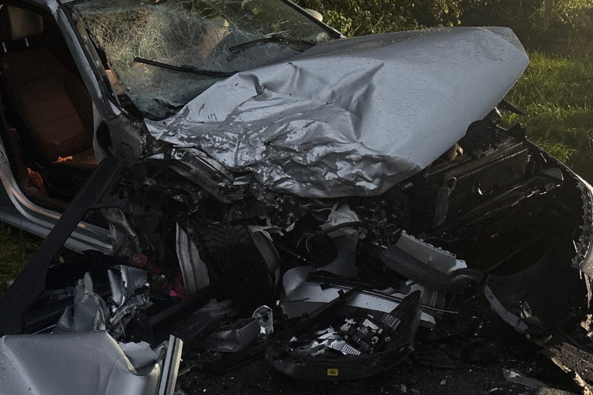 Engelberg OW – Frontalunfall zwischen Auto und Wohnmobil