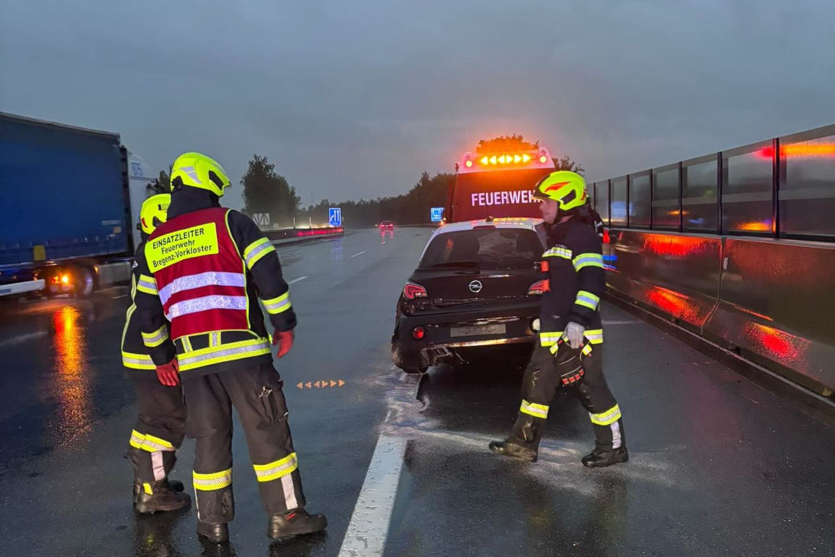 Lauterach V – Auto überschlägt sich bei Unfall