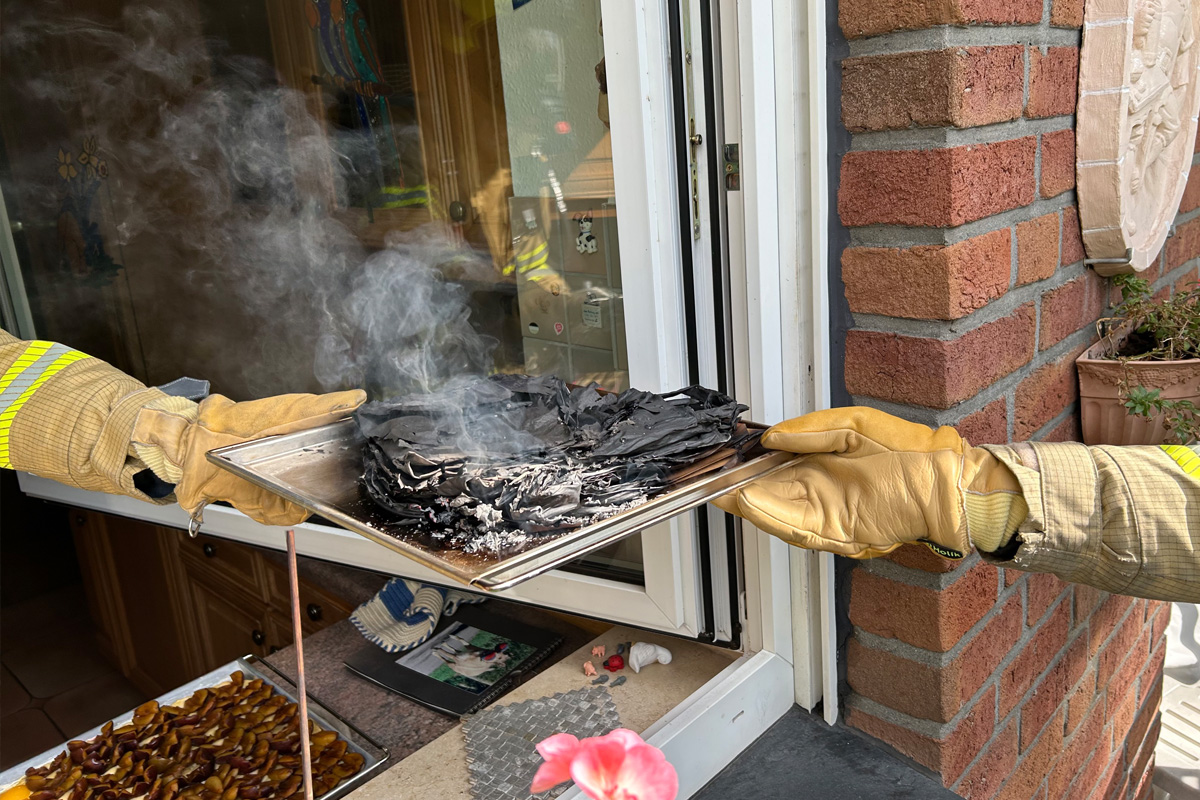 Ratingen NW – Küchenbrand durch Papiertüten im Backofen