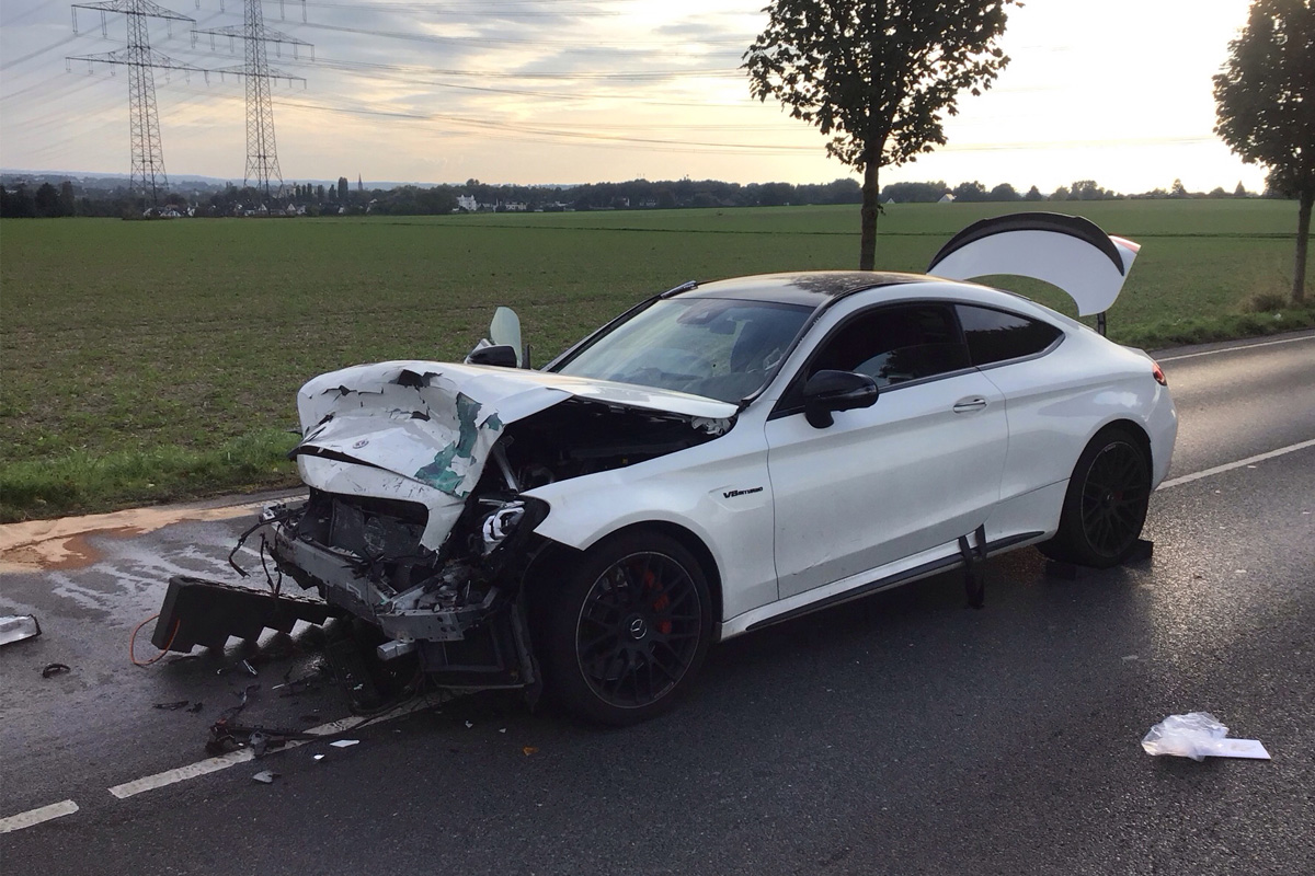 Bochum NW – Drei Schwerverletzte bei Frontalzusammenstoß