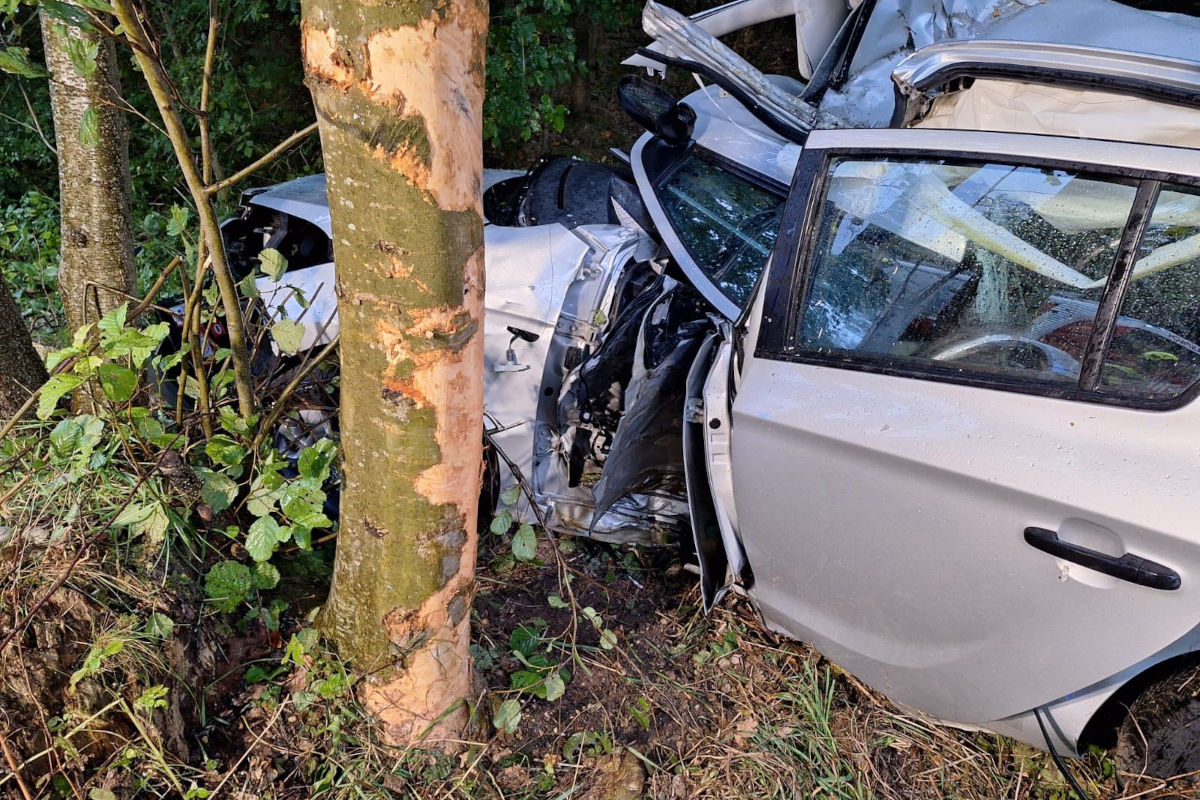Unfall bei Aspach OÖ – Lenkerin schleudert Böschung hinab