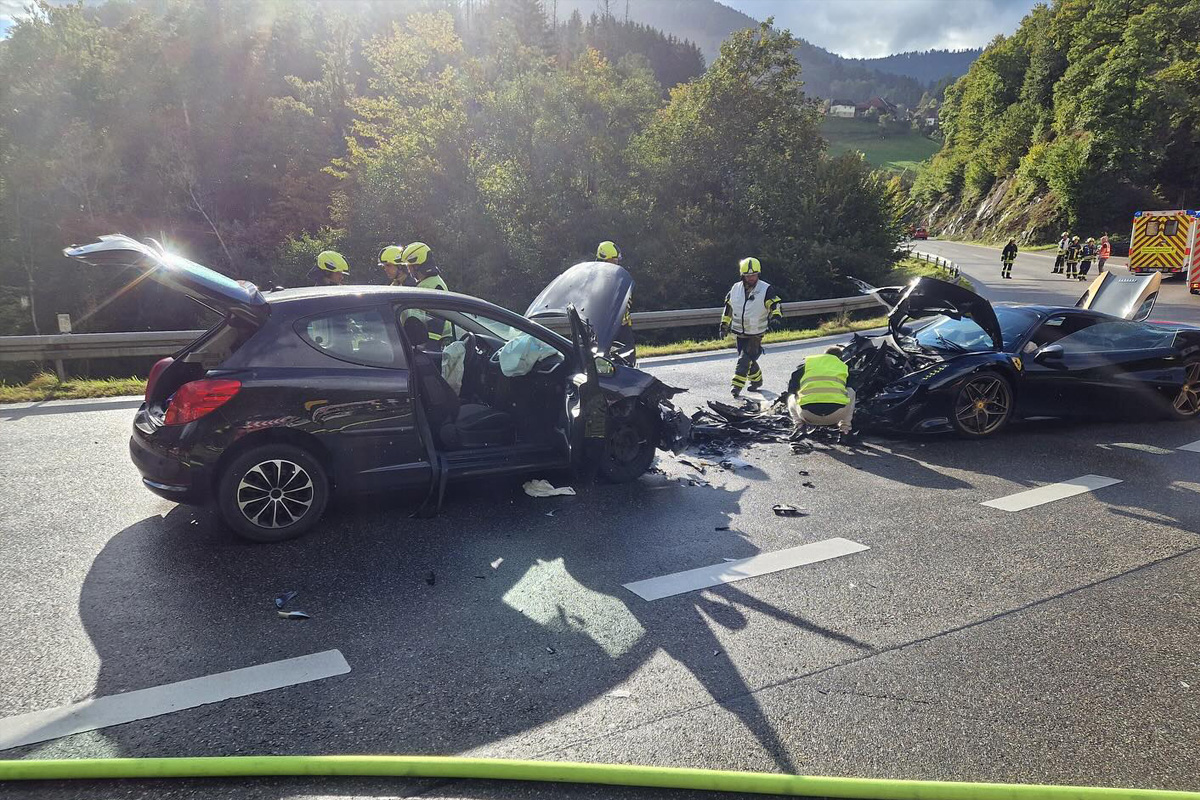 B317 Zell im Wiesental BW – Sechs Schwerverletzte bei Unfall mit Ferrari