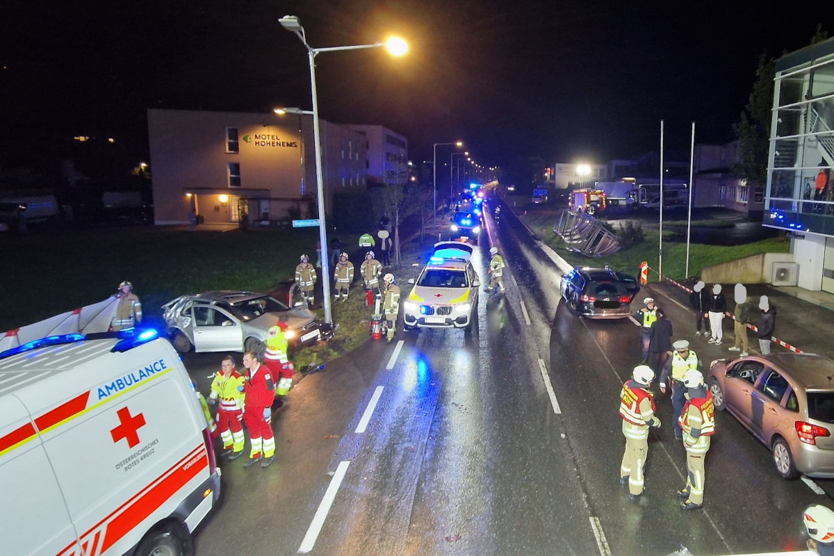 Hohenems V – Vier verletzte Personen bei schwerem Unfall