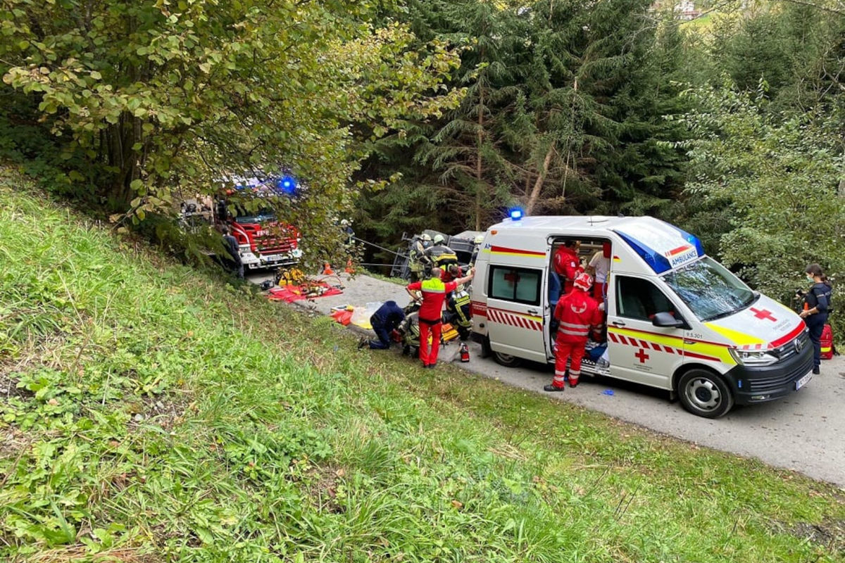 St. Gallenkirch V – Lastwagen stürzt Abhang hinab