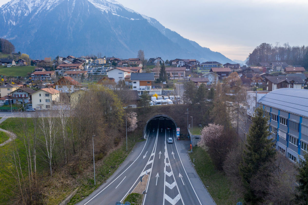Sperrungen wegen Tunnelreinigungen im Berner Oberland