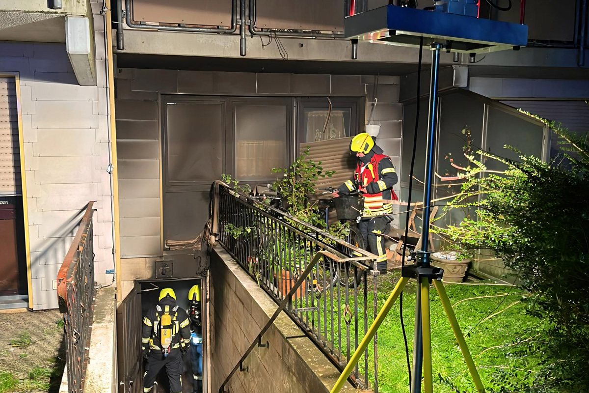 Bergheim NW – Vier Verletzte bei Brand von Keller in Mehrfamilienhaus