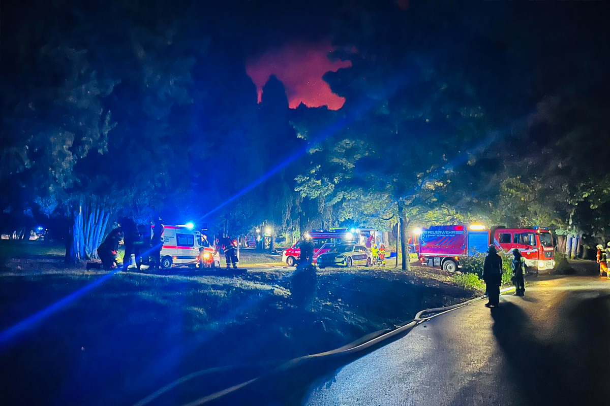 Donaustauf BY – Jagdschloss Thiergarten vollständig niedergebrannt