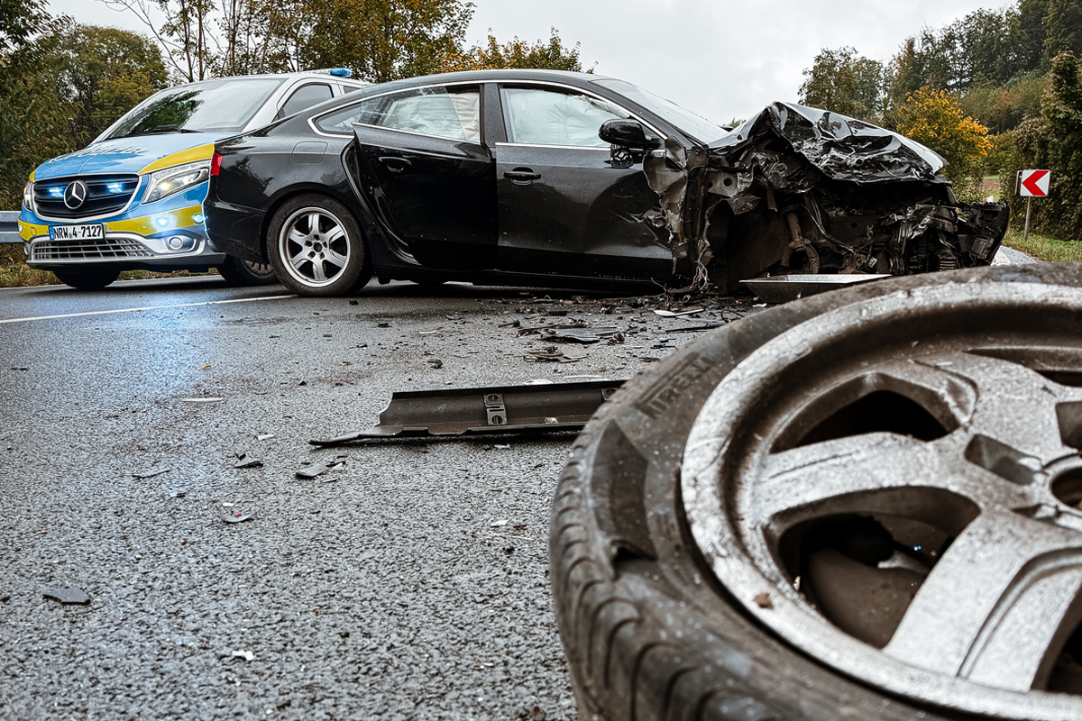 Detmold NW – Unfall von zwei Pkw – E-Call löst Alarm aus