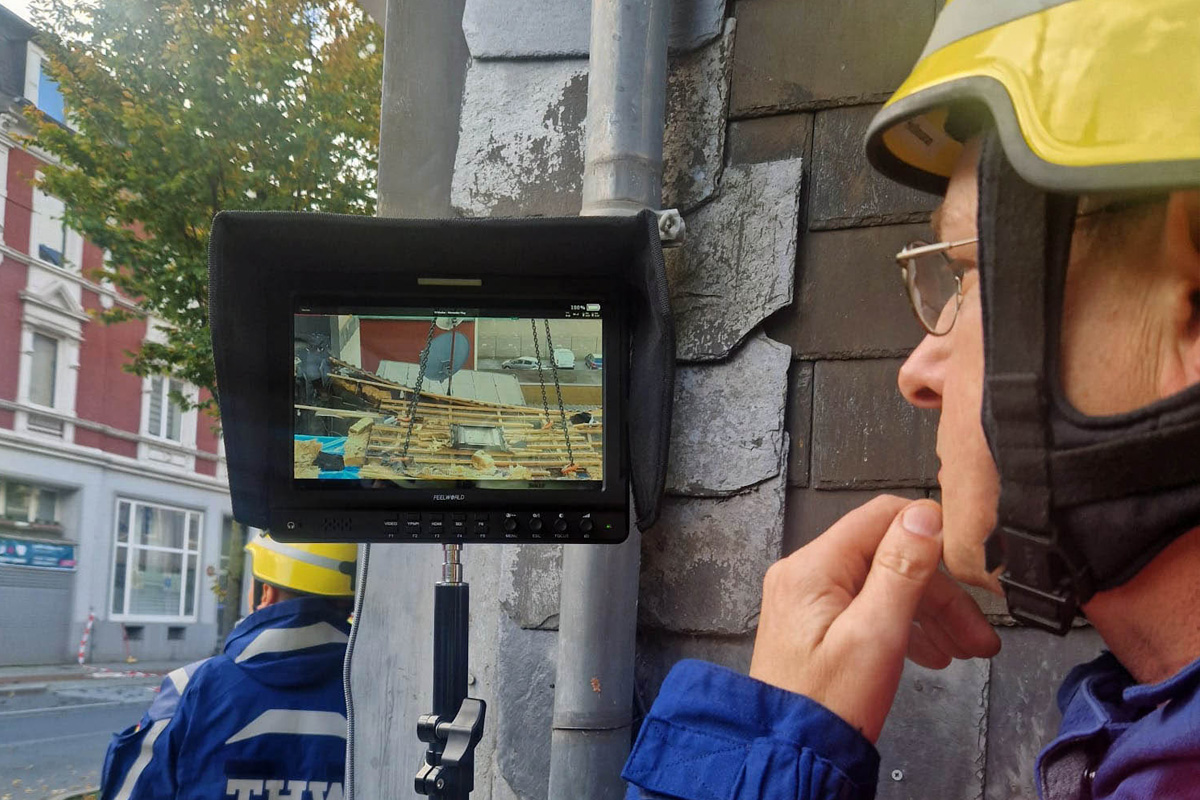 Gevelsberg NW – Großeinsatz mit Evakuierungen und Sperrung nach Einsturz von Dach