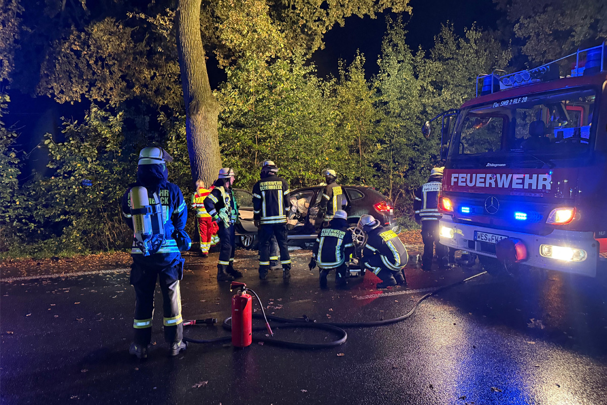 Schermbeck NW – Autofahrer bei Unfall eingeklemmt und verletzt