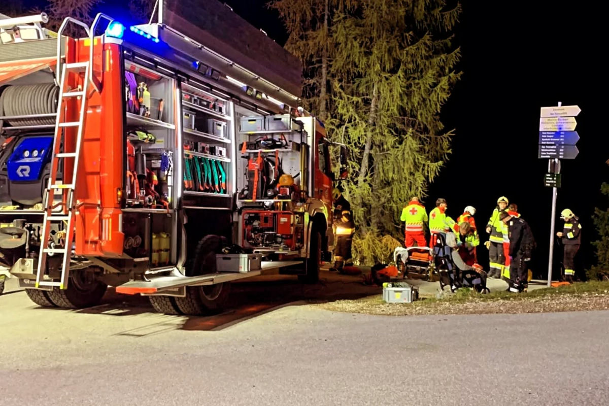 Bad Mitterndorf ST – Vier Verletzte bei Unfall mit Überschlag