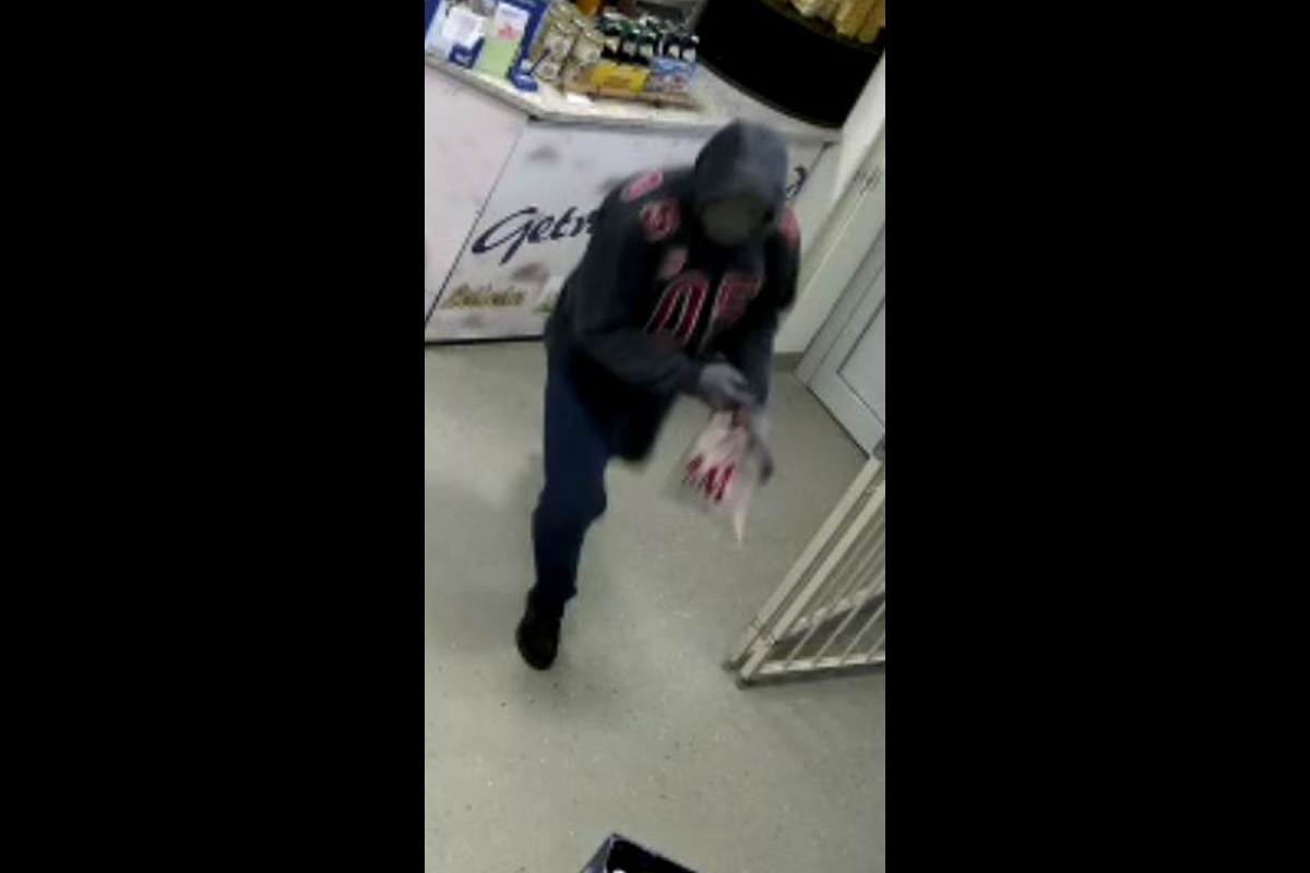 Römhild TH – Fahndung nach bewaffnetem Überfall auf Geschäft