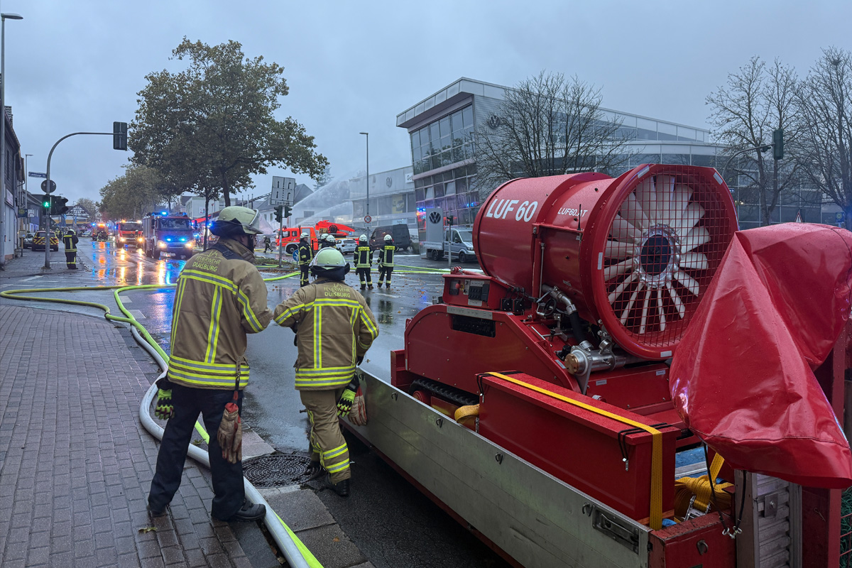 Mülheim an der Ruhr NW – Großbrand in Autowerkstatt