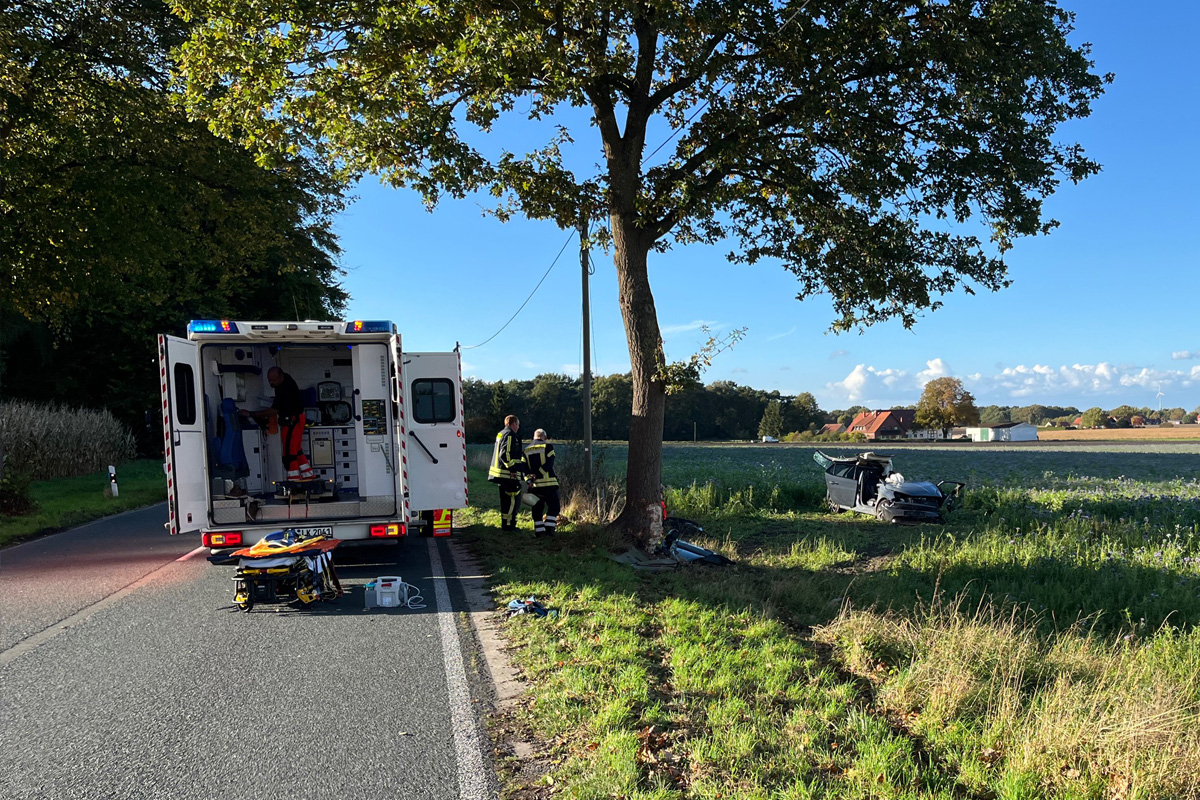 Stemwede NW – Autofahrer bei Unfall lebensgefährlich verletzt