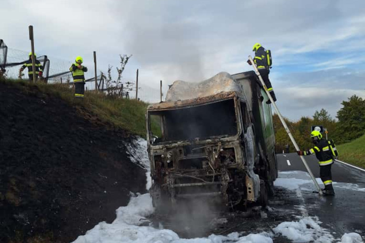 Riegersburg ST – Lkw gerät in Brand