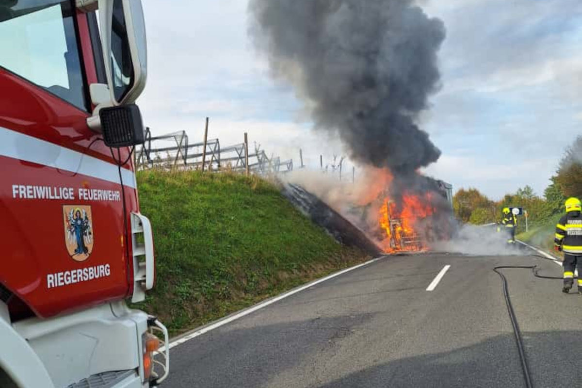 Riegersburg ST – Lkw gerät in Brand