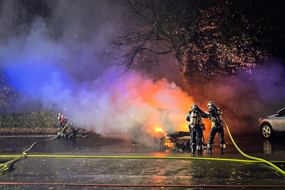 Birsfelden BL – Auto brennt vollständig aus