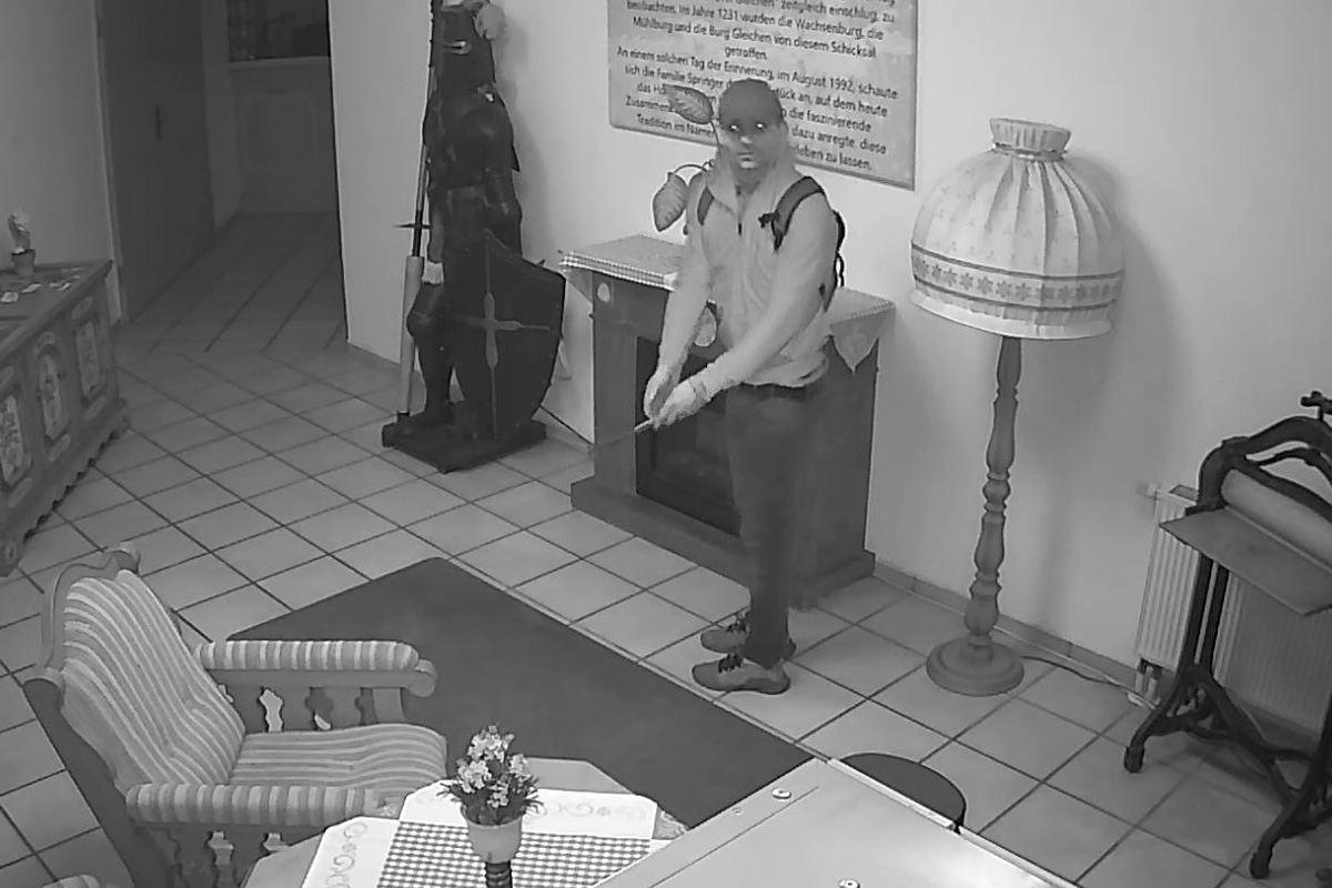 Erfurt TH – Fahndung nach Einbrecher mit Foto