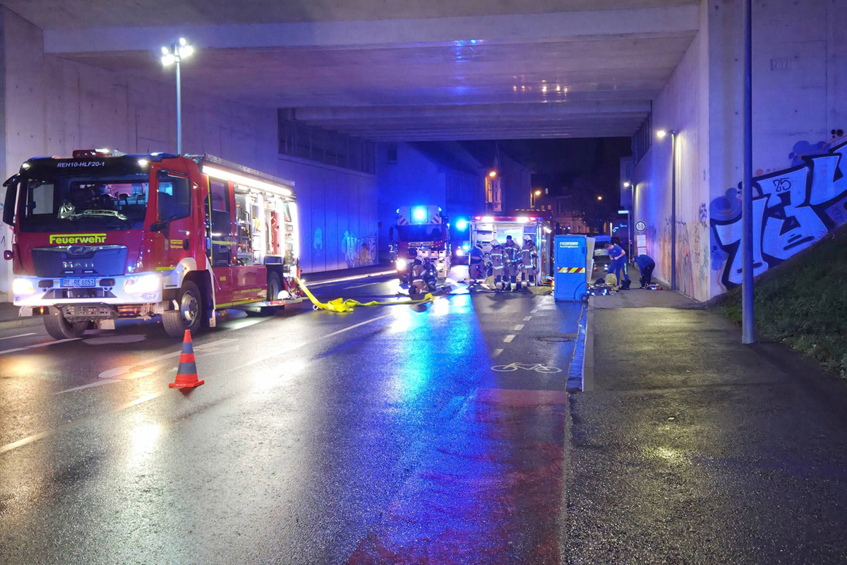 Recklinghausen NW – Brand einer Garage in Gewerbebetrieb