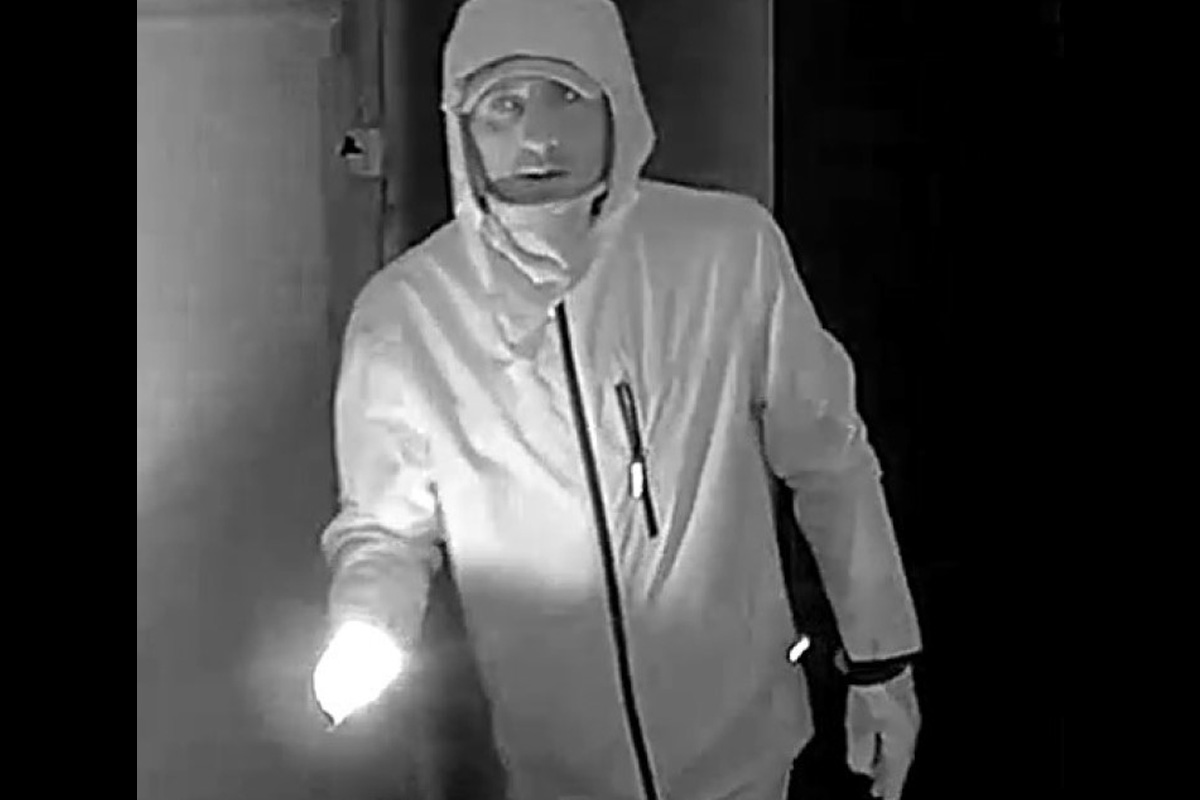 Braunschweig NI – Fahndung nach Einbruch in Geschäft und Wohnhaus