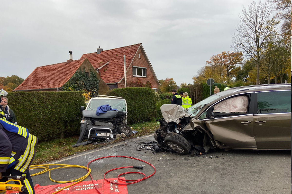 Horneburg NI – Vier Verletzte bei Unfall auf Gegenfahrbahn