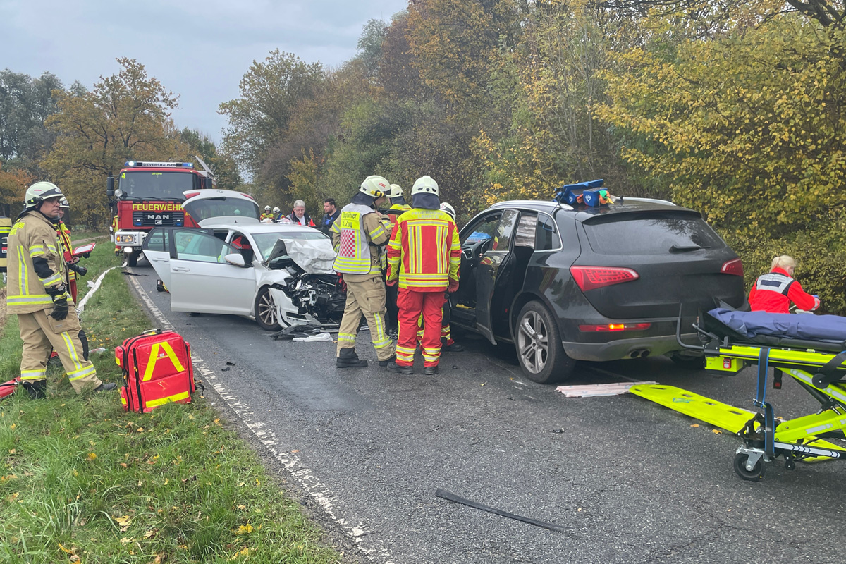 Lehrte NI – Fünf schwer Verletzte bei Unfall mit Frontalkollision