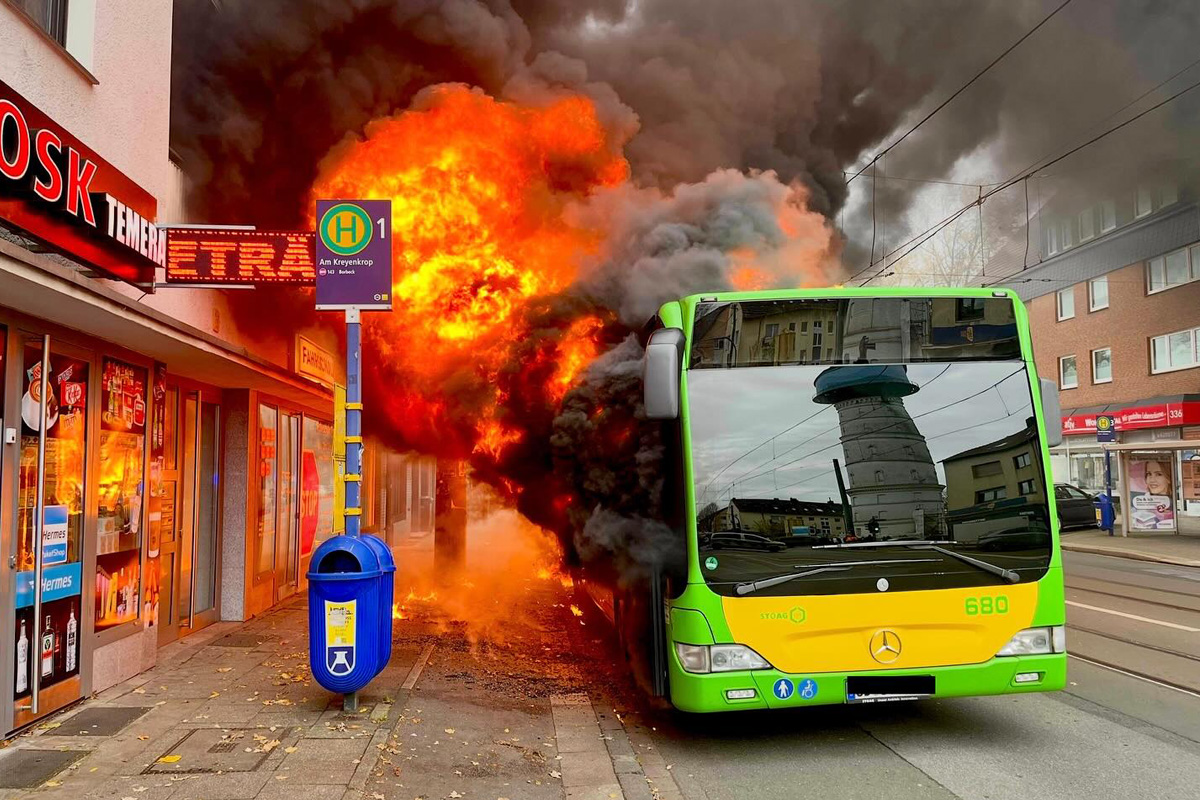 Essen NW – Linienbus durch Brand zerstört