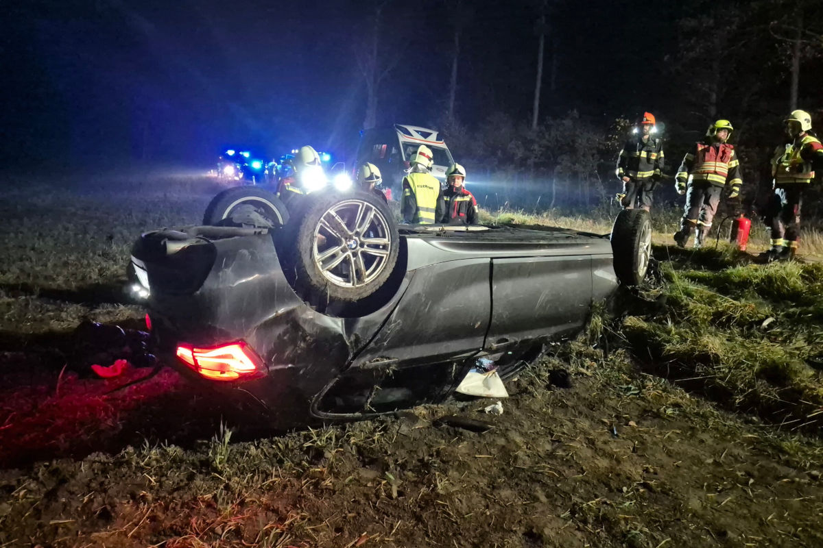 Dreistetten NÖ – Fünf Verletzte bei schwerem Unfall