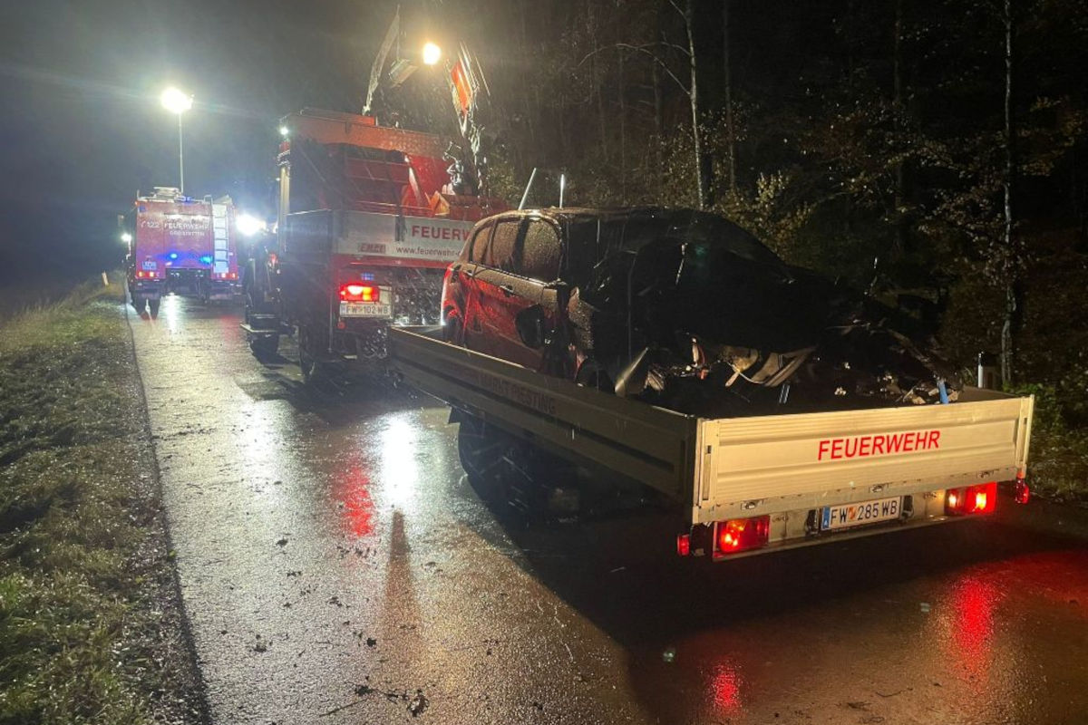 Dreistetten NÖ – Fünf Verletzte bei schwerem Unfall
