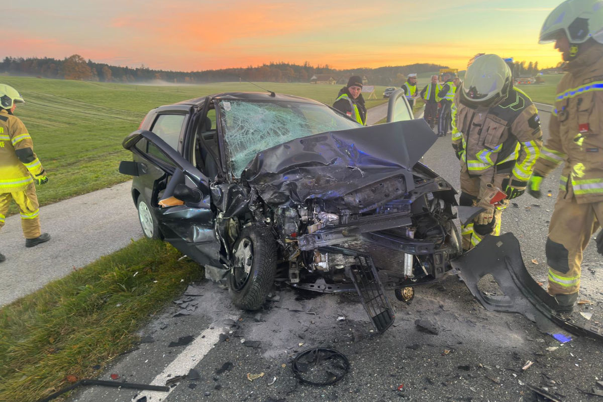 Eugendorf S – Zwei Verletzte bei Unfall