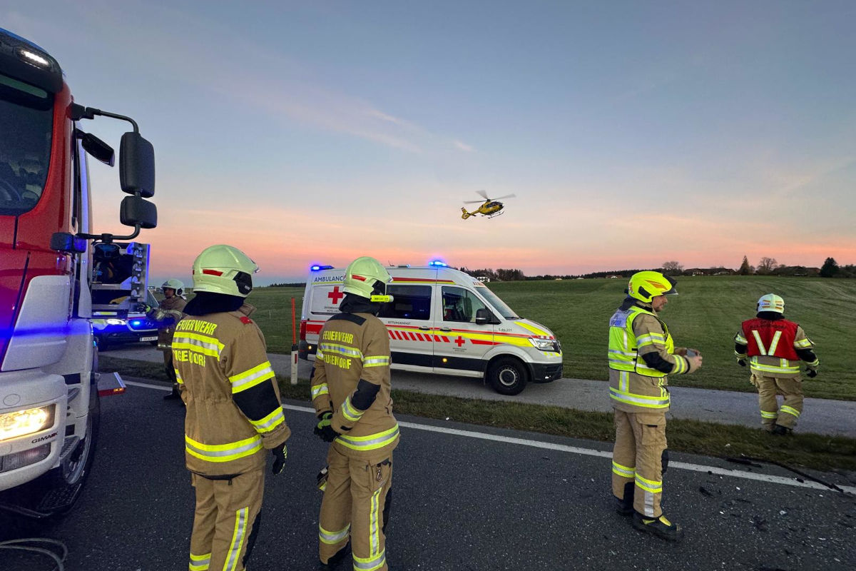 Eugendorf S – Zwei Verletzte bei Unfall