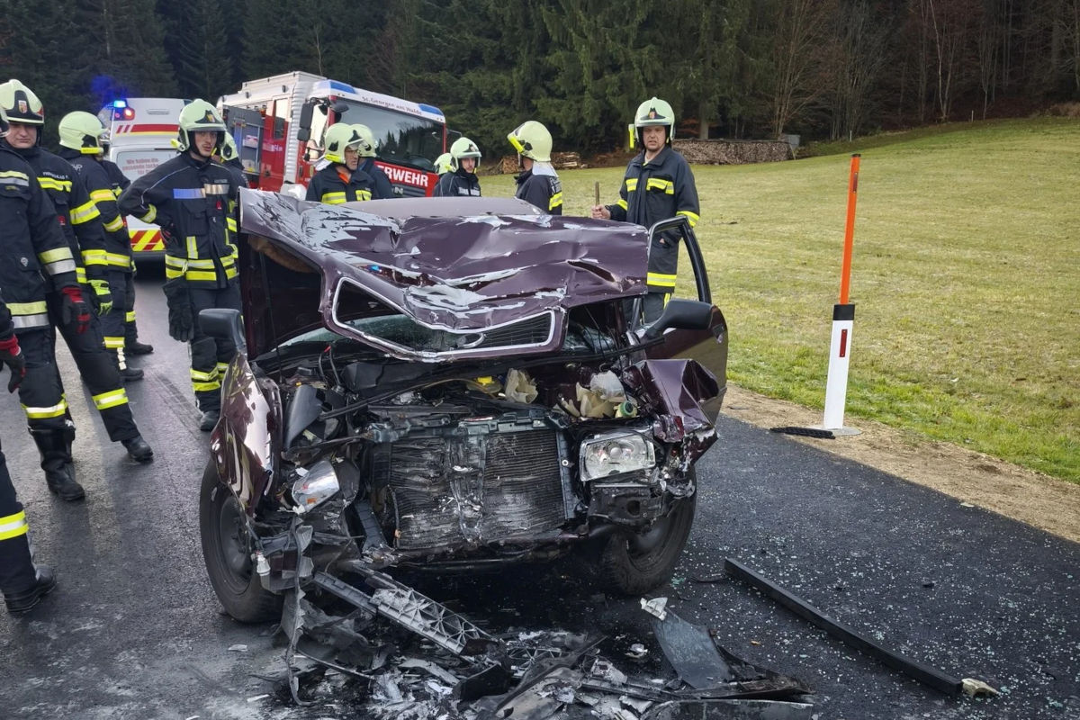 St. Georgen am Walde OÖ – Junglenker bei Unfall mit LKW verletzt