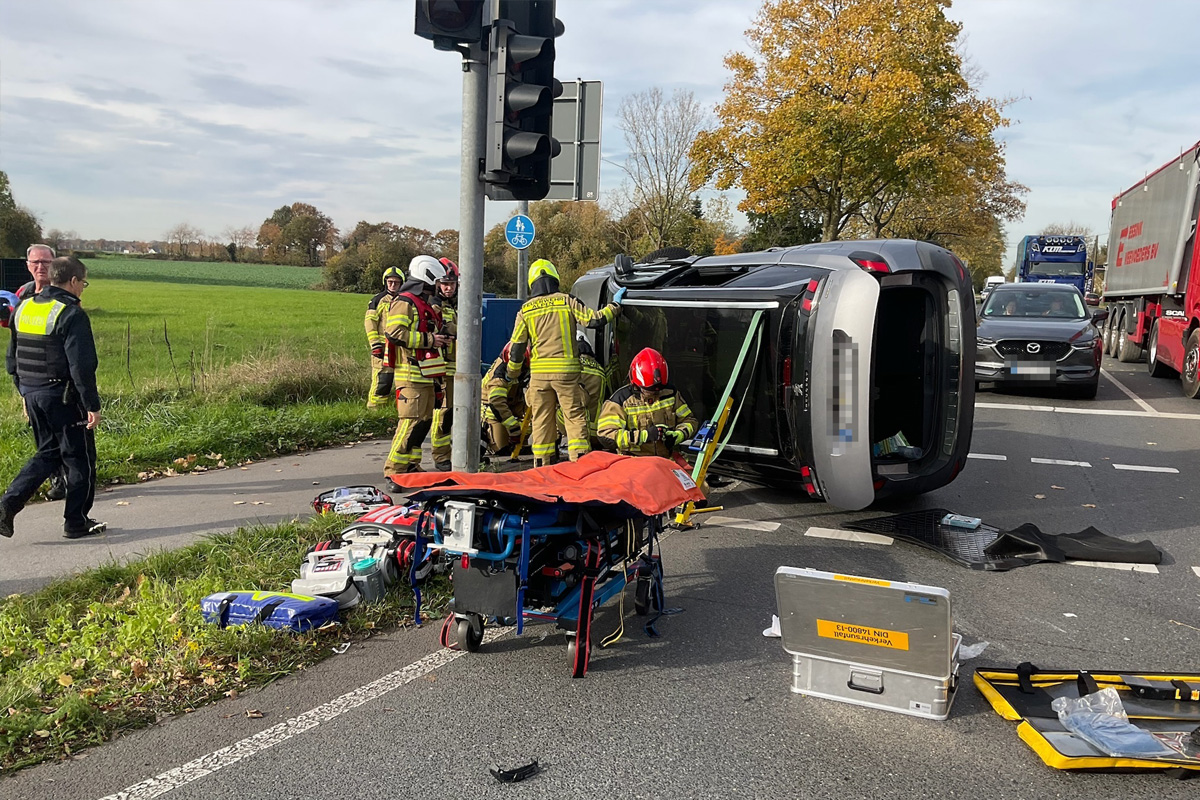 Alpen NW – Drei Verletzte bei Unfall auf Kreuzung