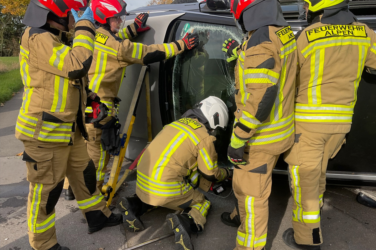 Alpen NW – Drei Verletzte bei Unfall auf Kreuzung